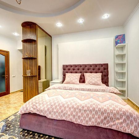 Світло! Vip Apartment In The Druzhby Narodiv Metro Station 基輔 外观 照片