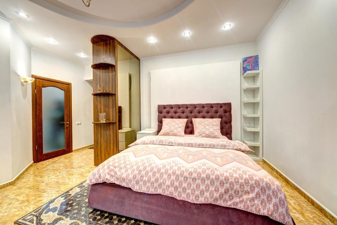 Світло! Vip Apartment In The Druzhby Narodiv Metro Station 基輔 外观 照片