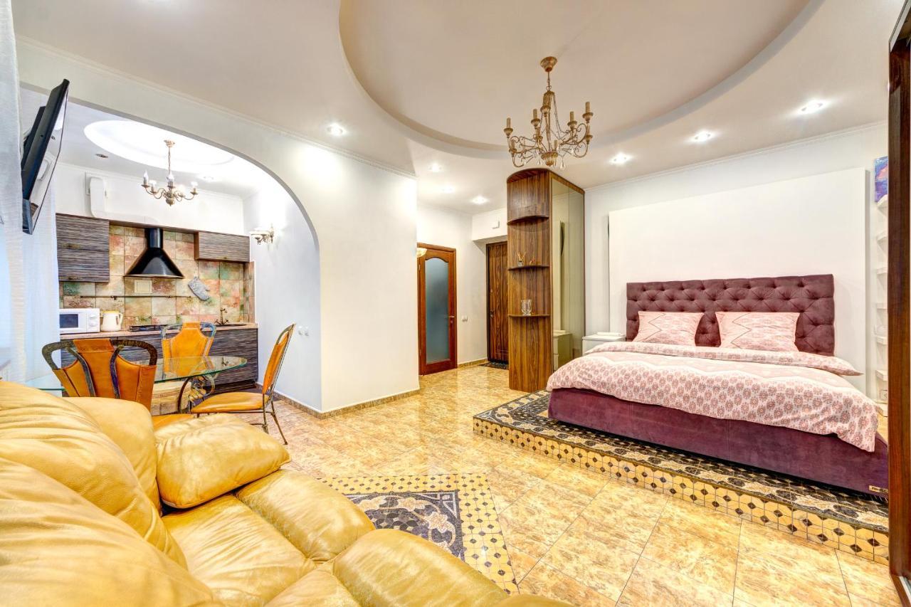 Світло! Vip Apartment In The Druzhby Narodiv Metro Station 基輔 外观 照片