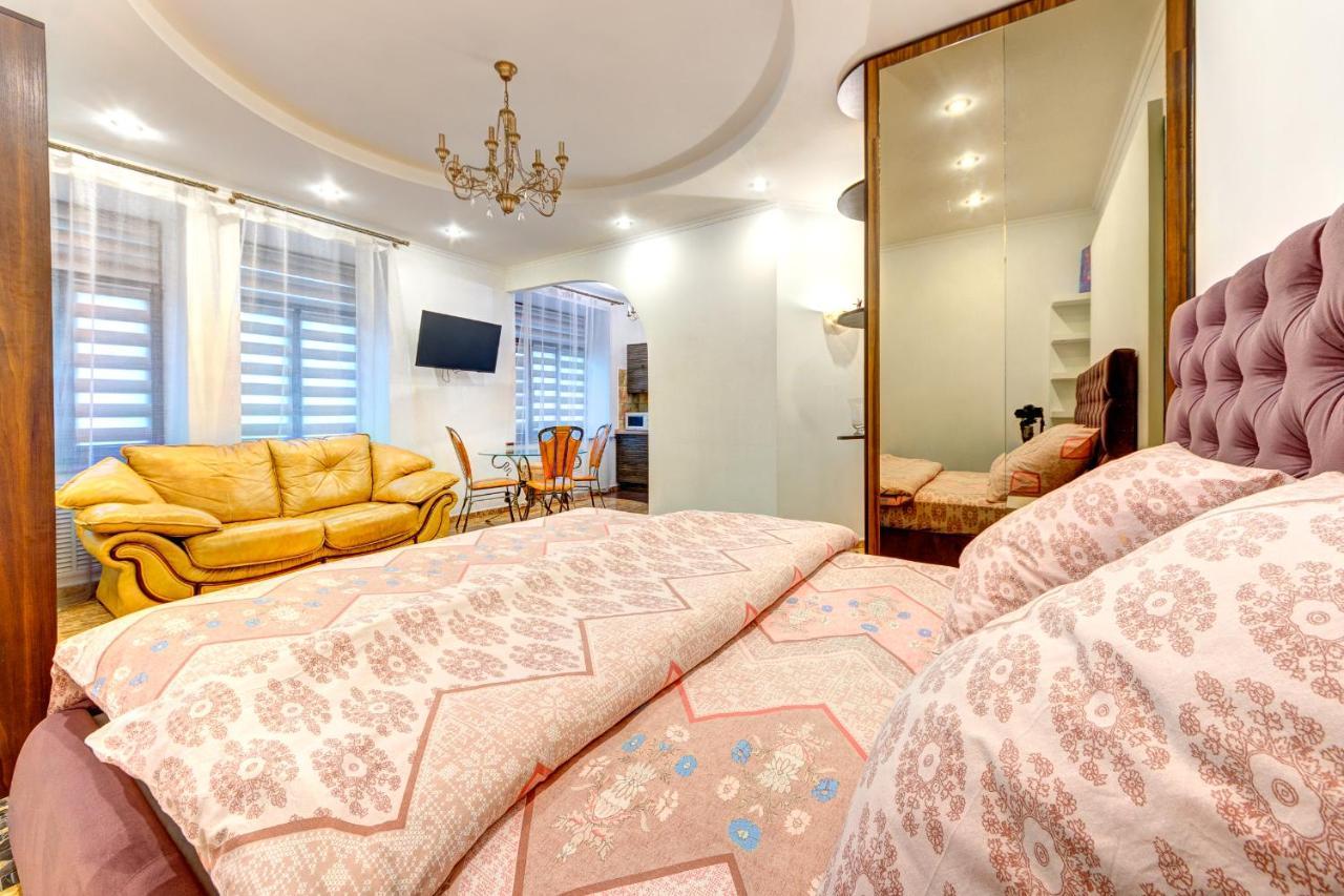 Світло! Vip Apartment In The Druzhby Narodiv Metro Station 基輔 外观 照片