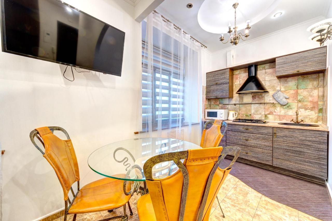 Світло! Vip Apartment In The Druzhby Narodiv Metro Station 基輔 外观 照片