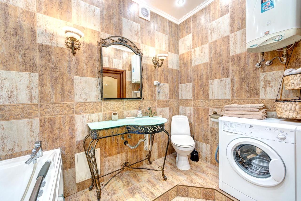 Світло! Vip Apartment In The Druzhby Narodiv Metro Station 基輔 外观 照片
